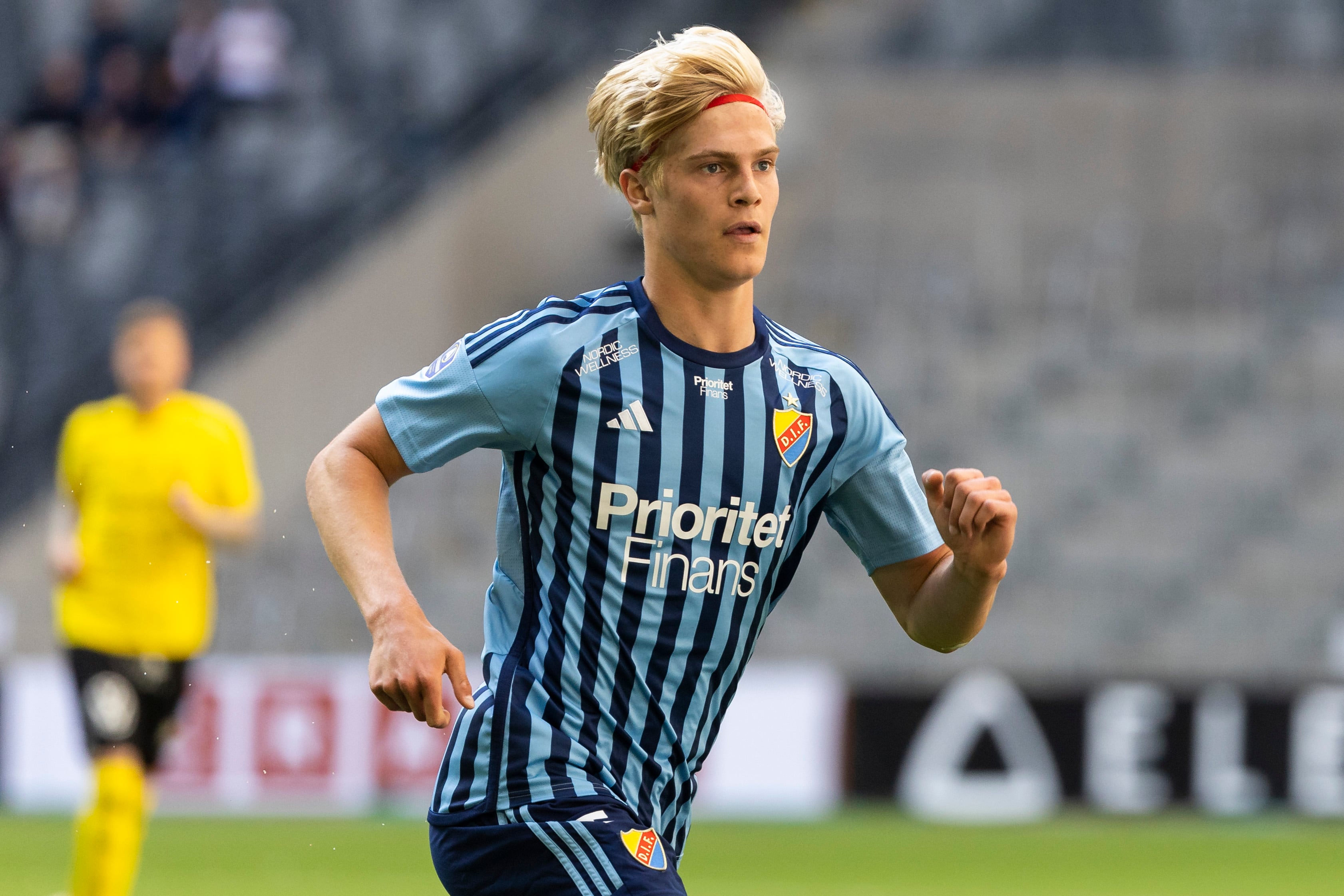 Lucas Bergvall durante un encuentro de la Allsvenskan entre el Djurgardens IF y el Mjallby AIF. (Photo by Michael Campanella/Getty Images)