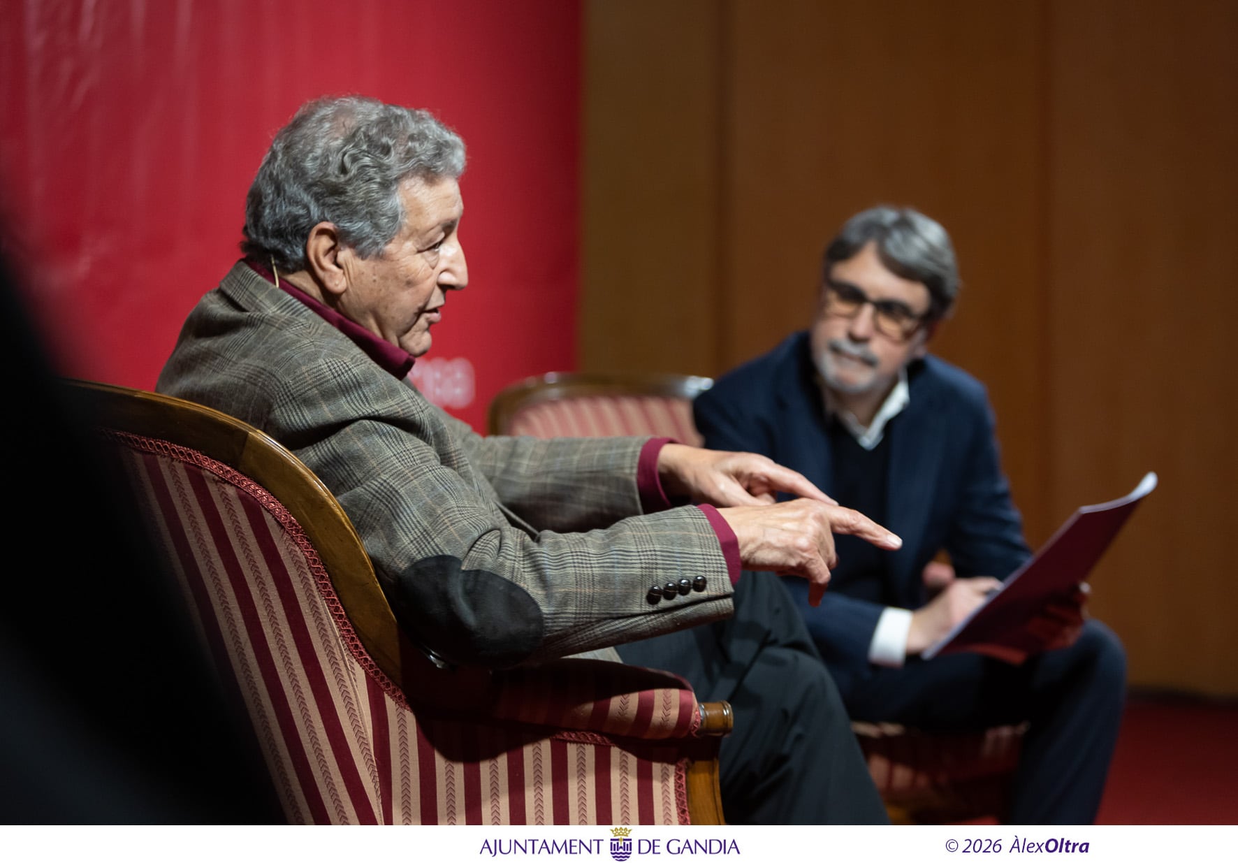 Sami Naïr junto a Alfons García en el Gandia Pensa