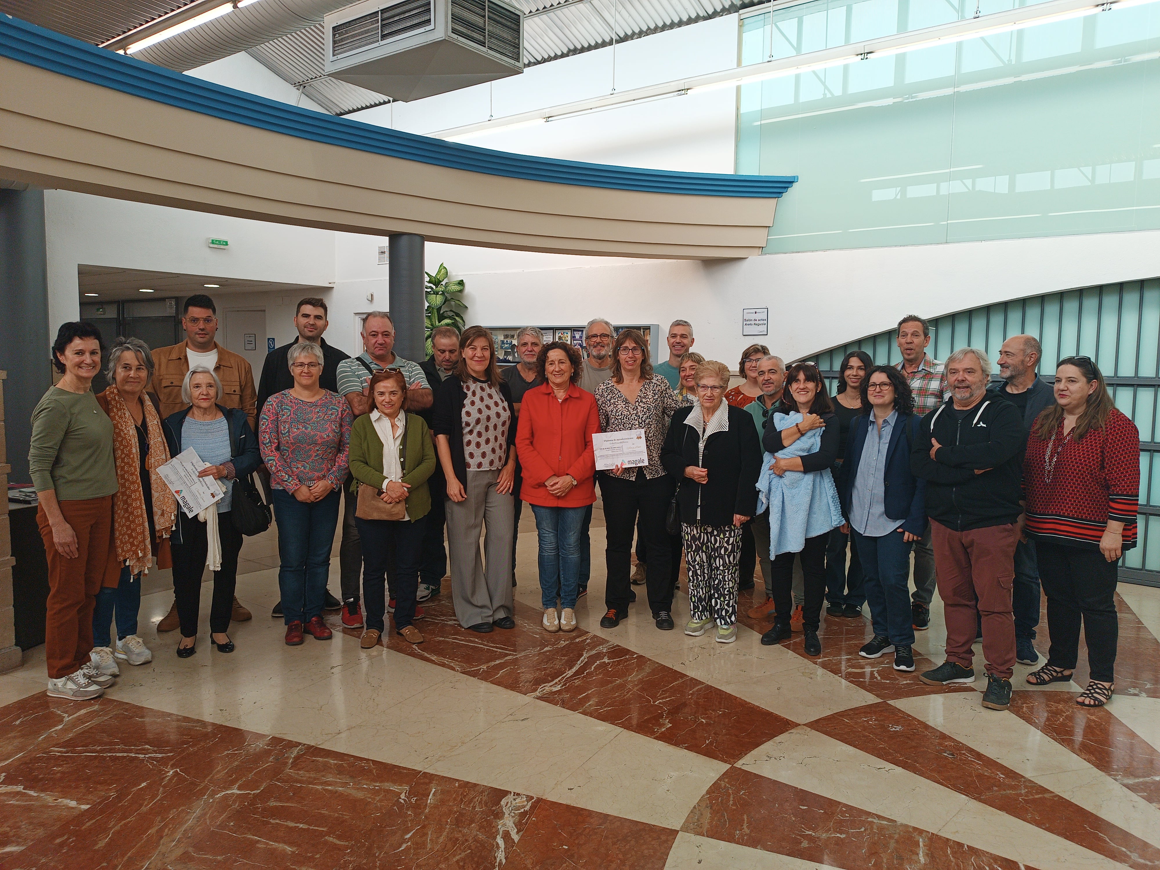 MAGALE reivindica el &quot;derecho a crecer en familia&quot; y homenajea a 12 familias acogedoras navarras