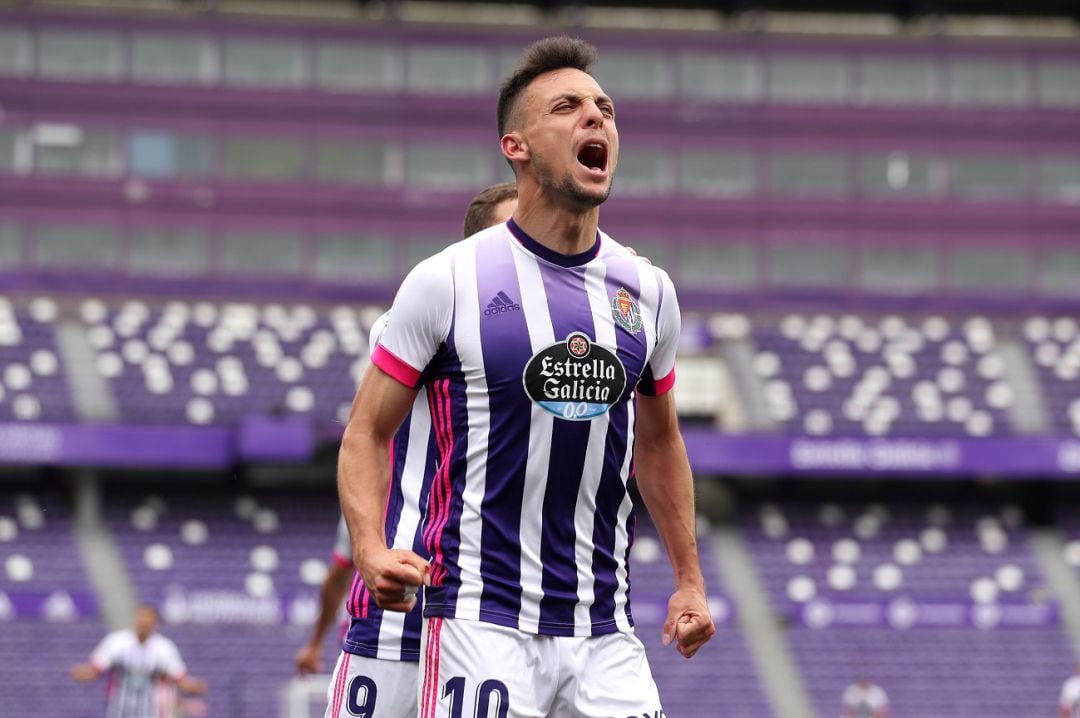 Óscar Plano celebra un gol con el Real Valladolid