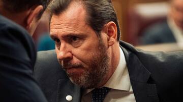 Óscar Puente escucha las palabras de Feijóo sobre la declaración de Sánchez ante el juez y le responde con estas imágenes