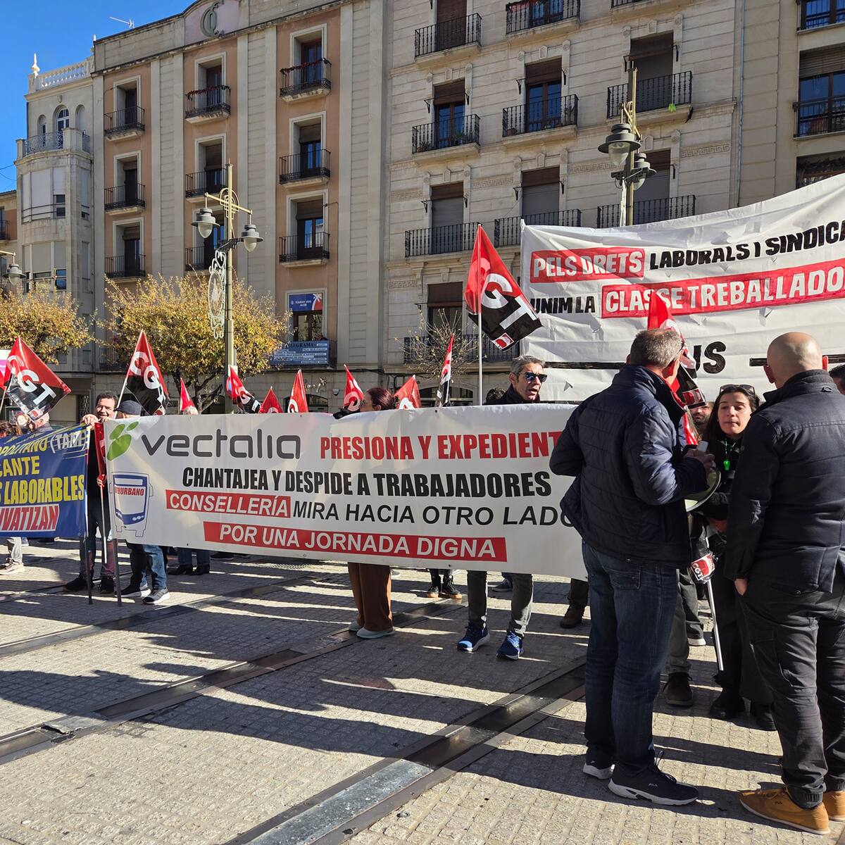 El TSJ obliga a rebajar los servicios mínimos en la huelga de La Alcoyana tras la denuncia de los trabajadores