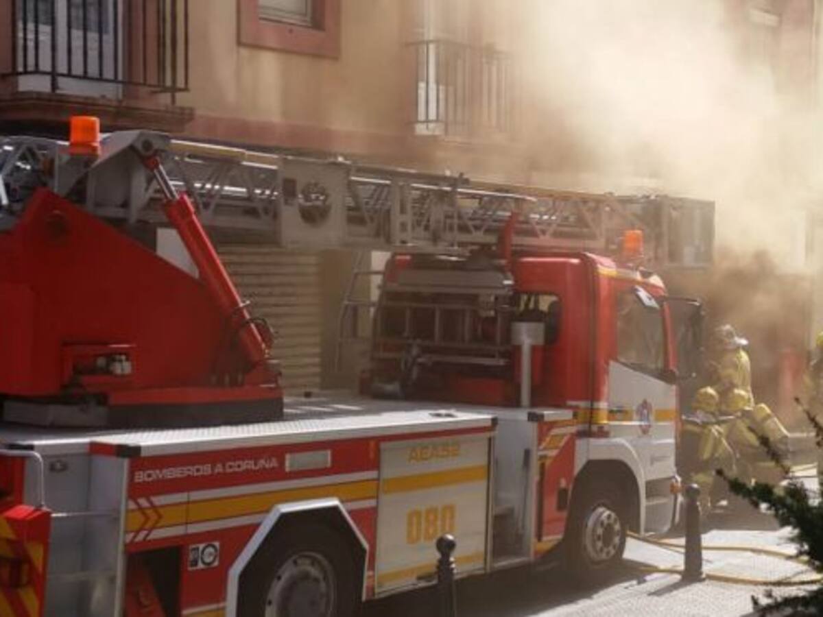 Un incendio calcina un pub en la calle Cordelería