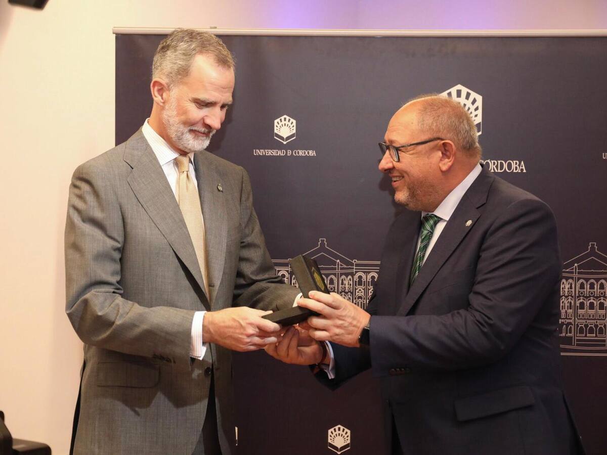 Felipe VI recibe la Medalla de Oro Averroes de la Universidad de Córdoba