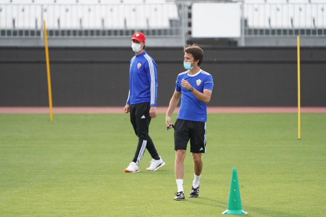 Javi Agenjo y el míster Guti en el Mediterráneo.