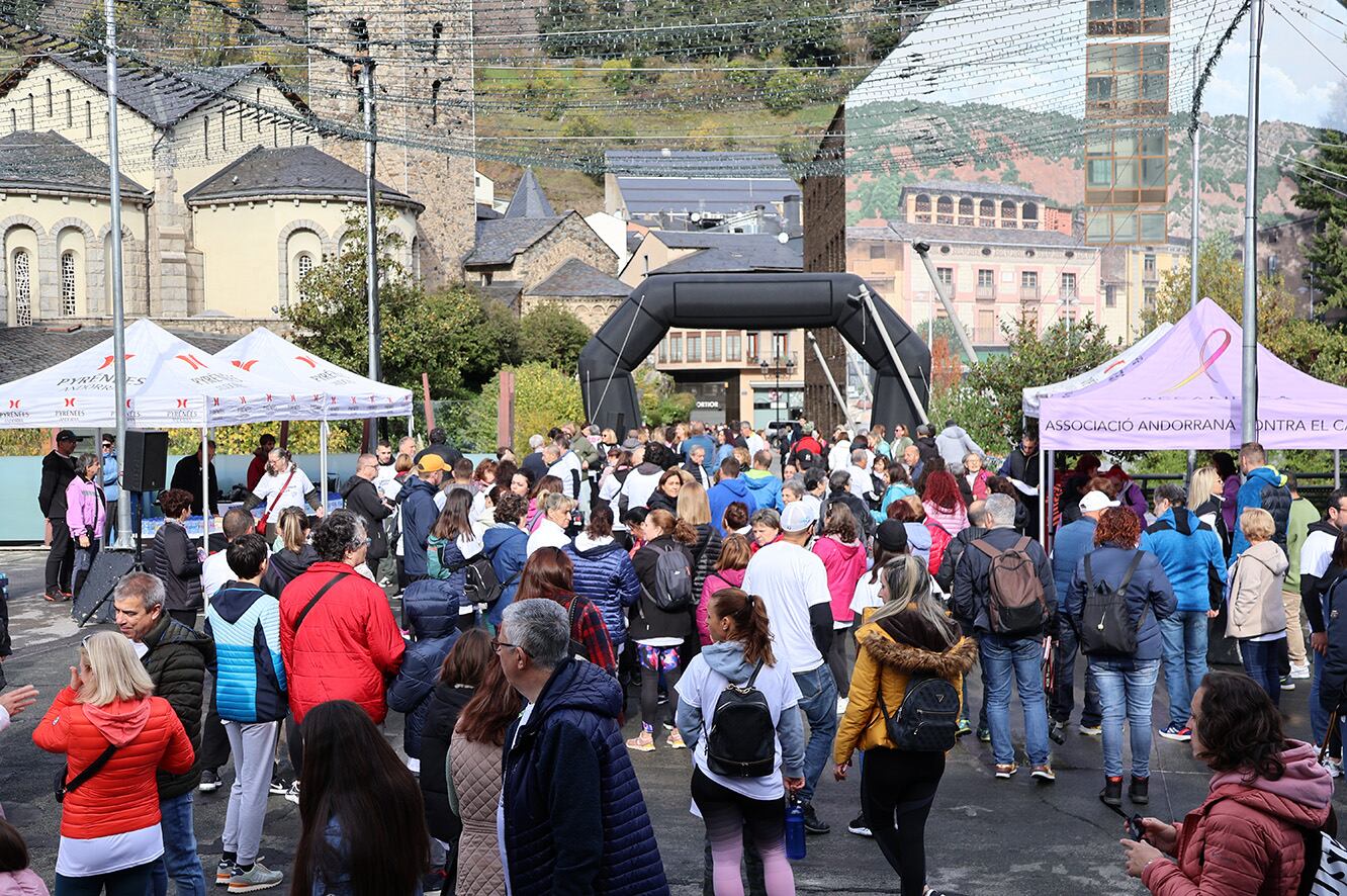 L&#039;Onzena caminada contra el càncer reuneix més de 1.200 persones.