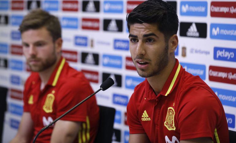 Asier Illarramendi y Marco Asensio, en una rueda de prensa ofrecida el día después del amistoso entre España y Colombia.