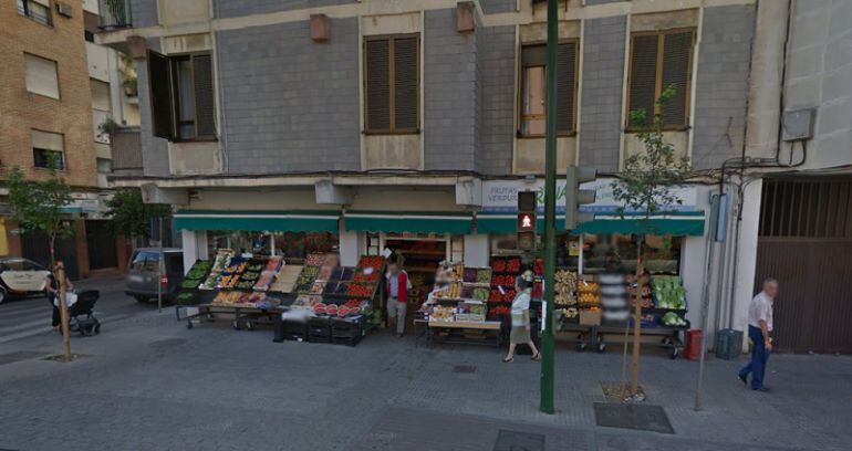 Frutería en la avenida Medina Azahara