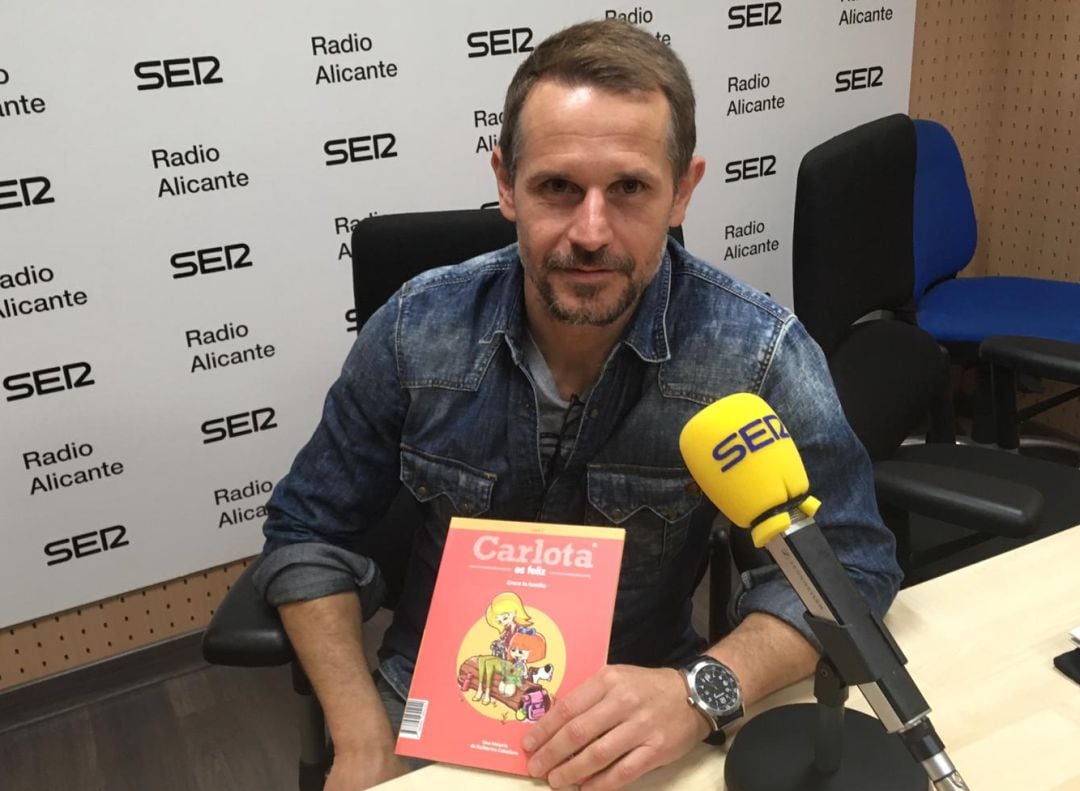 Guillermo Caballero, autor de &quot;Carlota es feliz&quot;