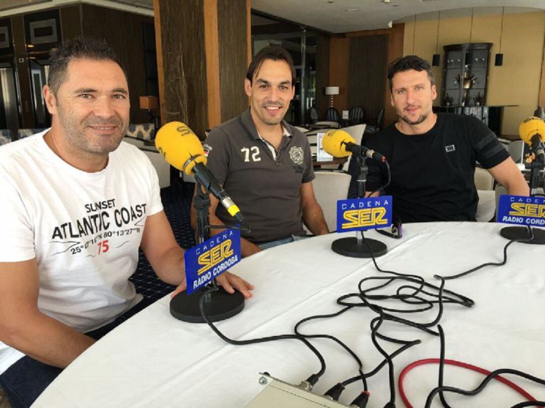 Rafa Navarro, en primer término, junto a Tena y Gaspar