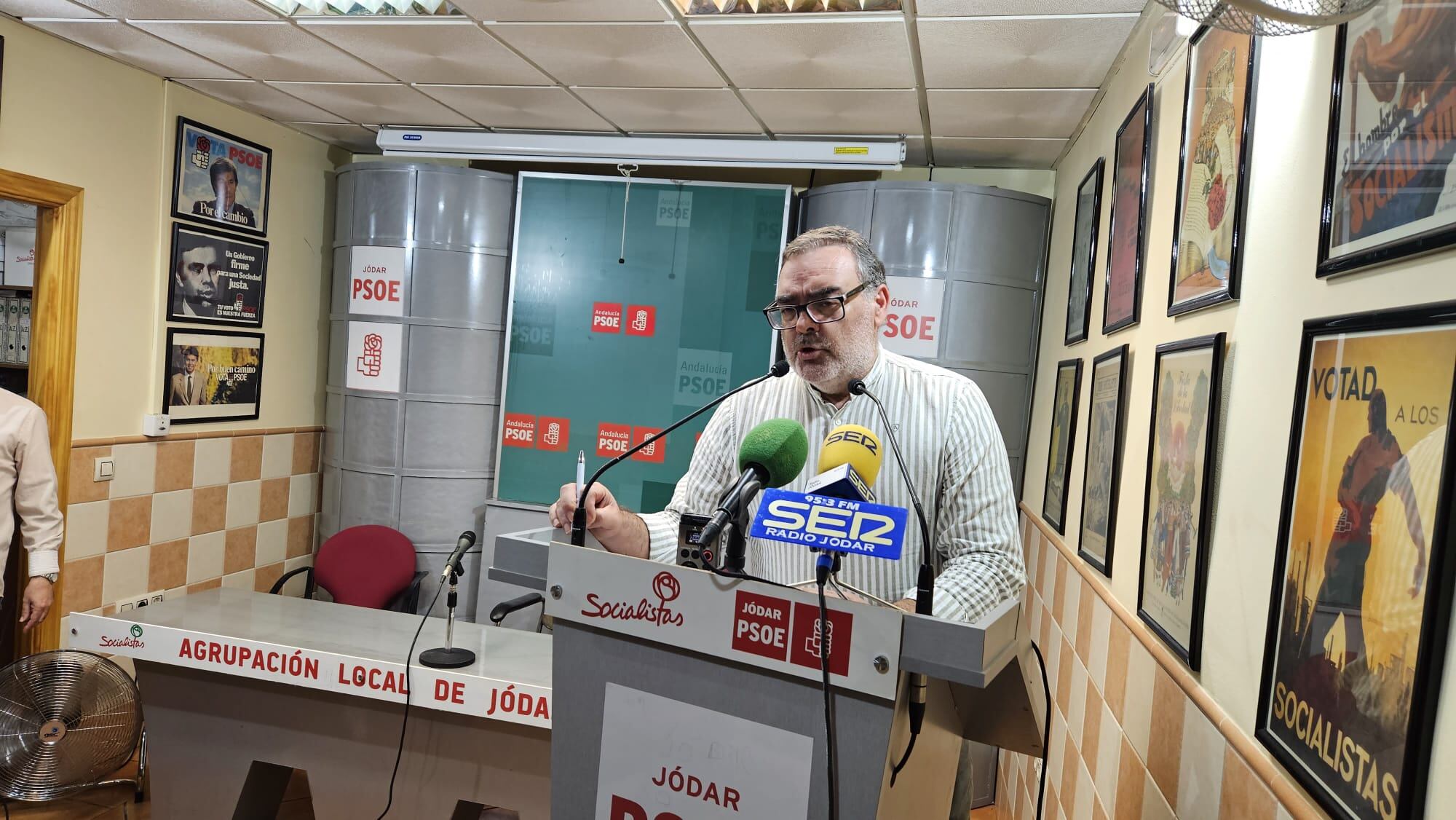 Momento de la intervención en la Asamblea del portavoz municipal, Enrique Yerves