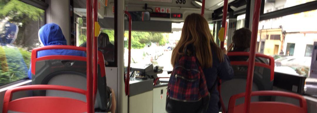 Interior bus urbano