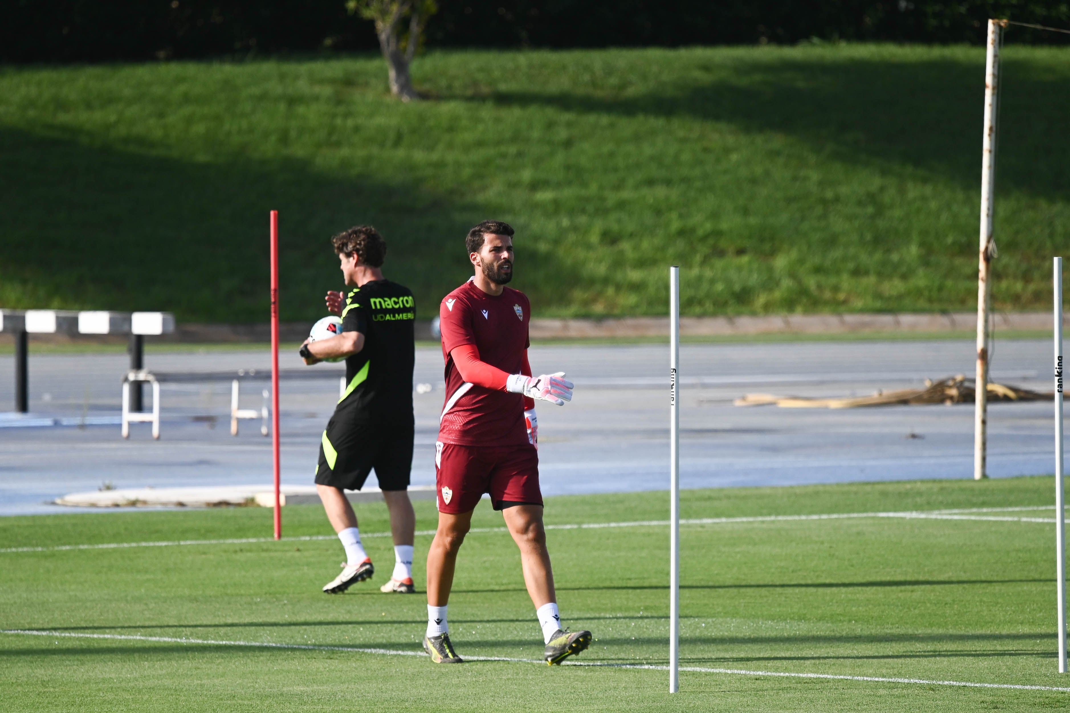 Luis Maximiano ha vuelto al trabajo con el Almería.