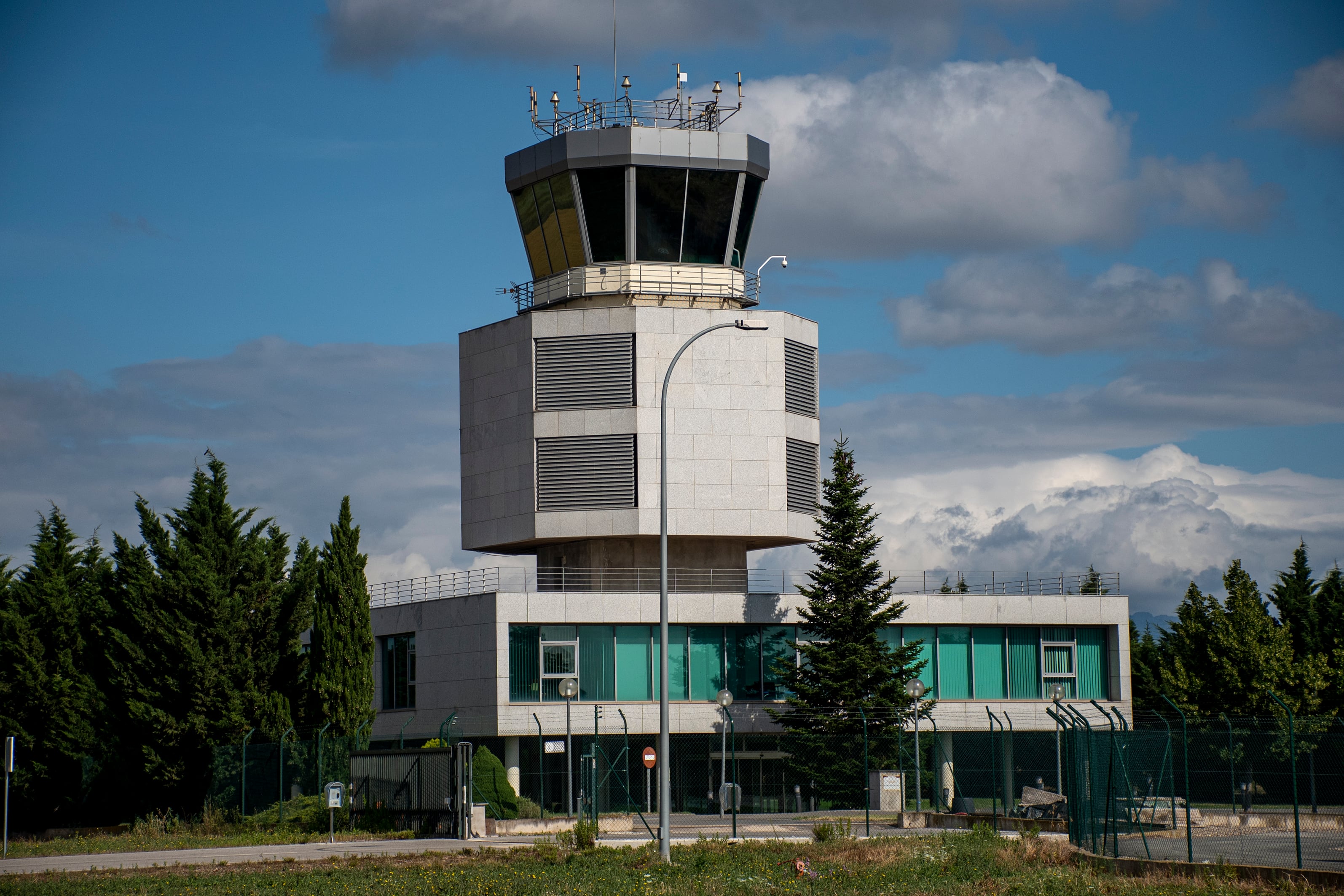 La torre de control en el aeropuerto de Agoncillo-Logroño (La Rioja).