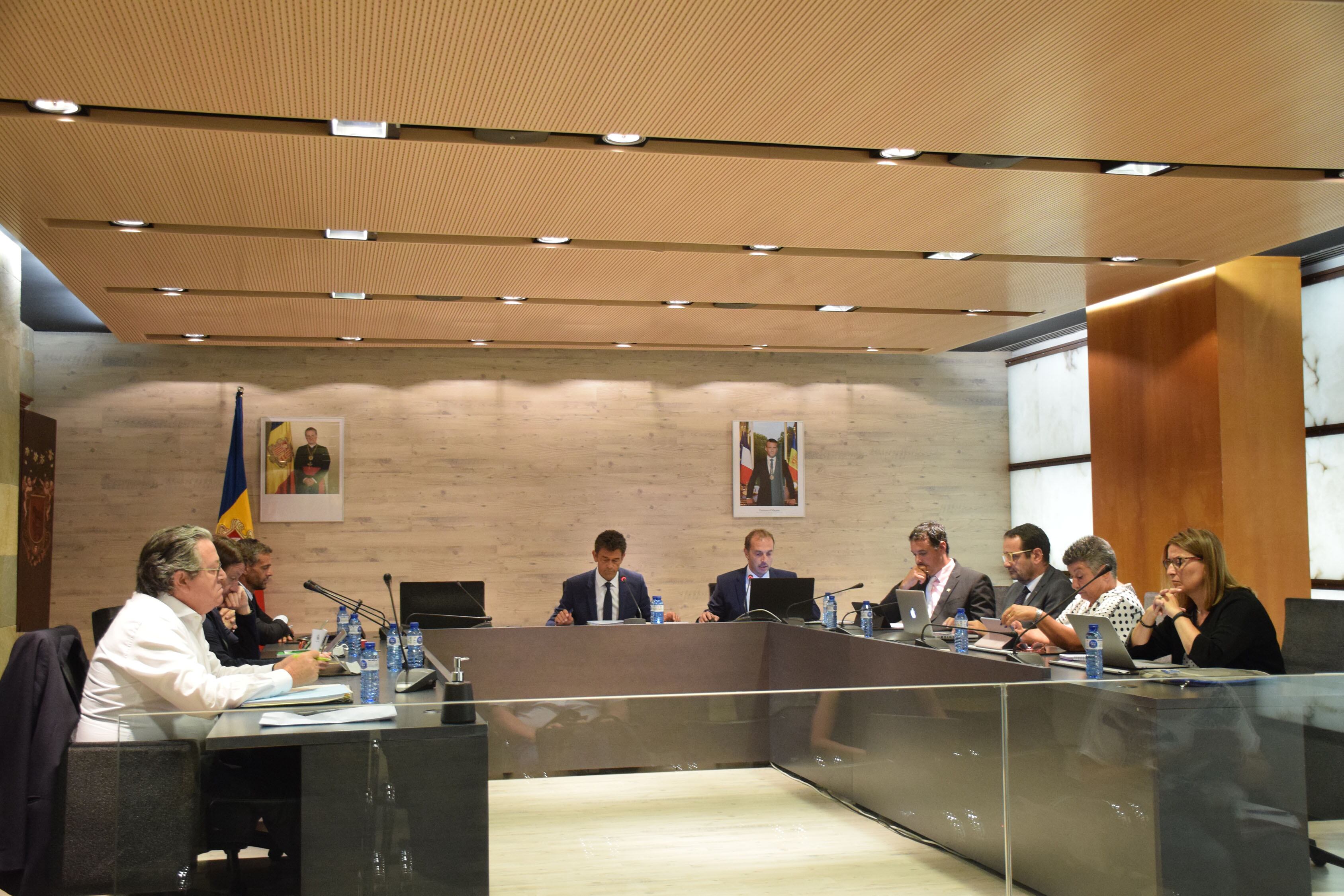 Un moment de la sessió de consell de comú d'Ordino.