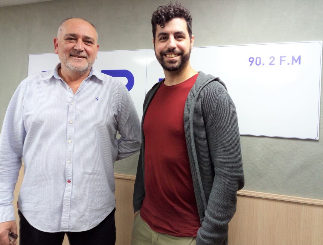 Rafa Castaño y Dani Senés en el estudio de Radio Elda SER al finalizar la entrevista sobre el Clot de la Sal