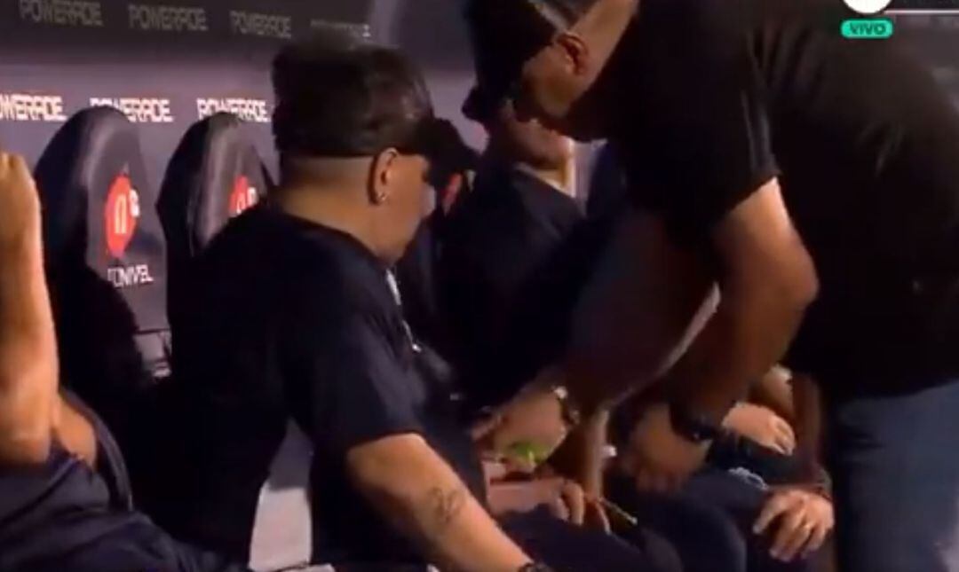 La extraña sustancia que consumió Maradona en pleno partido