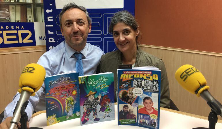 Carolina Olivares Rodríguez nos habla de su libro sobre Alfonso García, fallecido de cáncer tras una larga lucha.