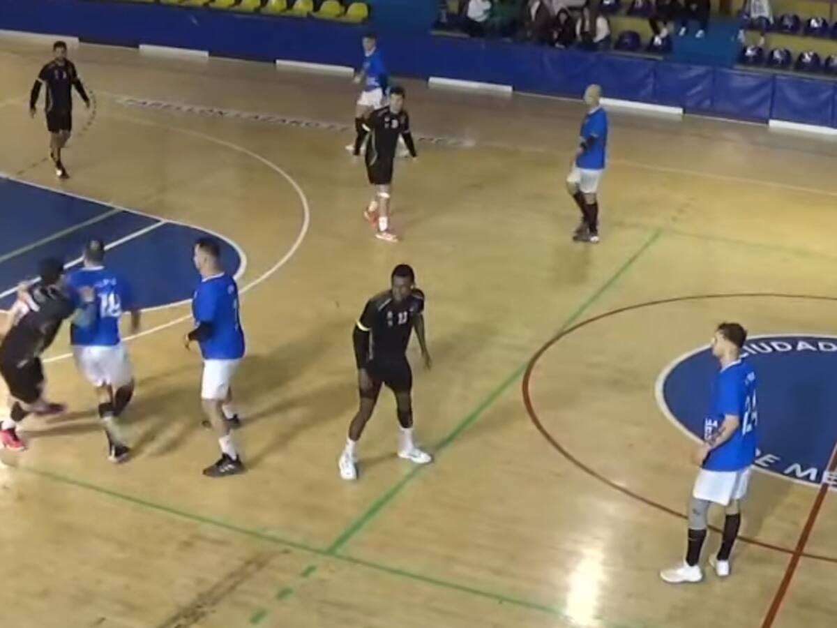 El BM Ciudad de Algeciras, de vacío de Melilla (31-28)