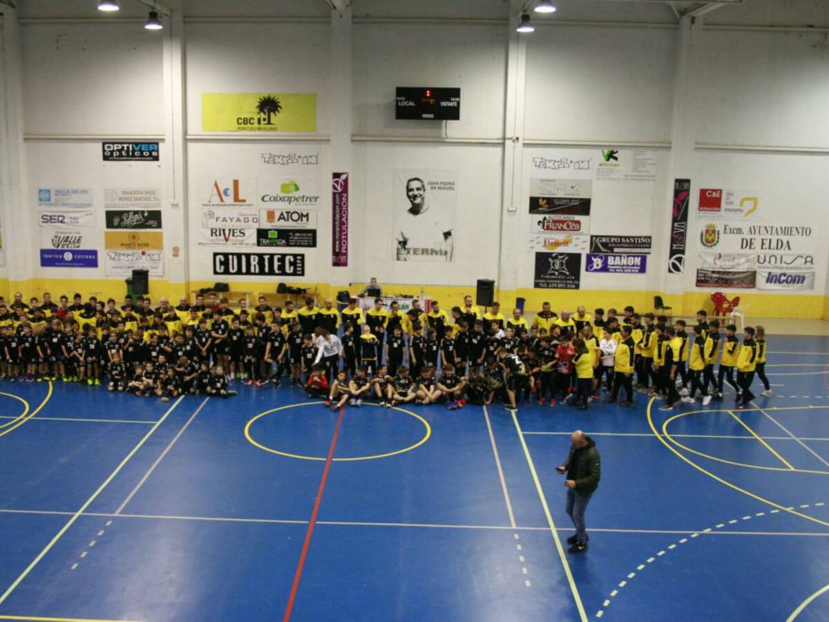 El Bm. Elda - C.E.E. presentó a sus equipos de la Temp. 19-20