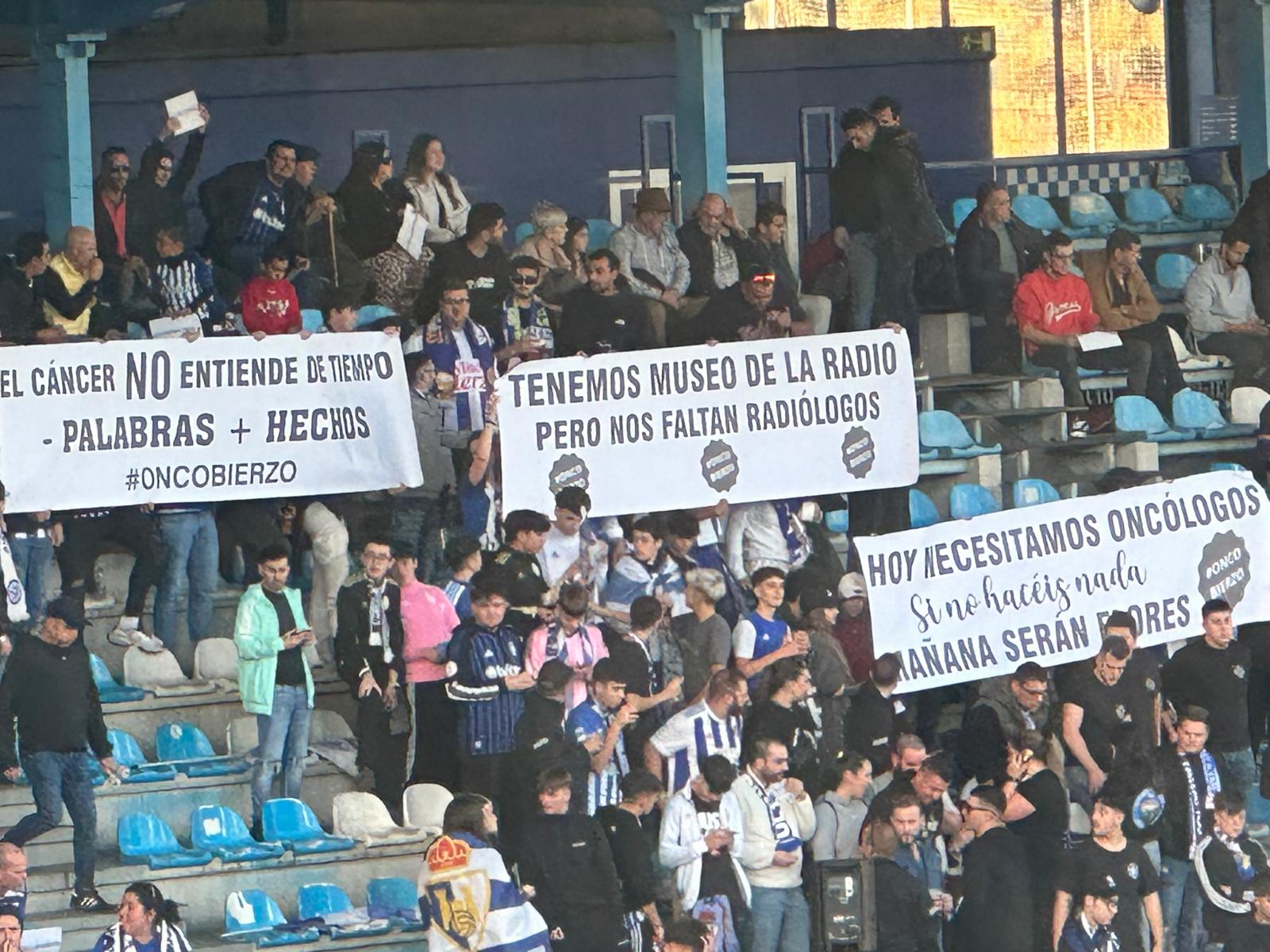 Pancartas de Oncobierzo en el Toralín