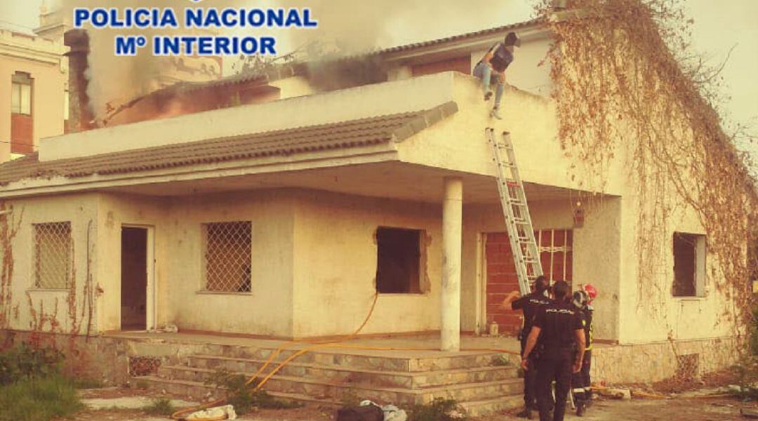 Imagen del rescate en la vivienda