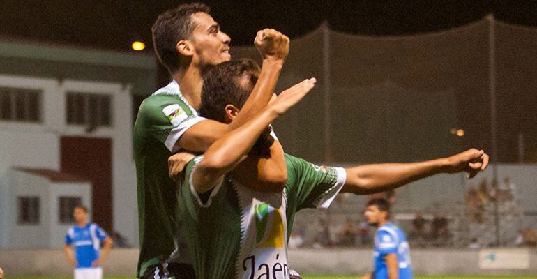 Los jugadores del Mancha Real celebran el segundo gol anotado