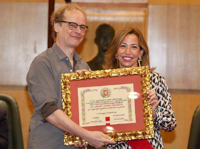 Torsten Weber, Toddy, recoge el título de Hija Predilecta concedida a título póstumo, a Laura Gómez-Lacueva