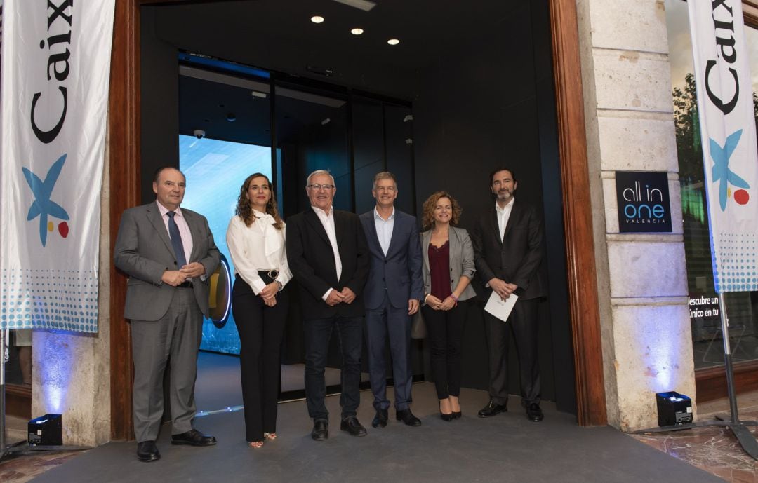  Inauguración de la oficina &#039;All in one&#039; de CaixaBank&#039; 