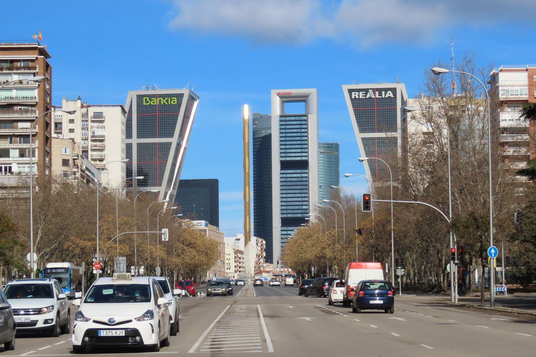 Varios vehículos en Madrid.