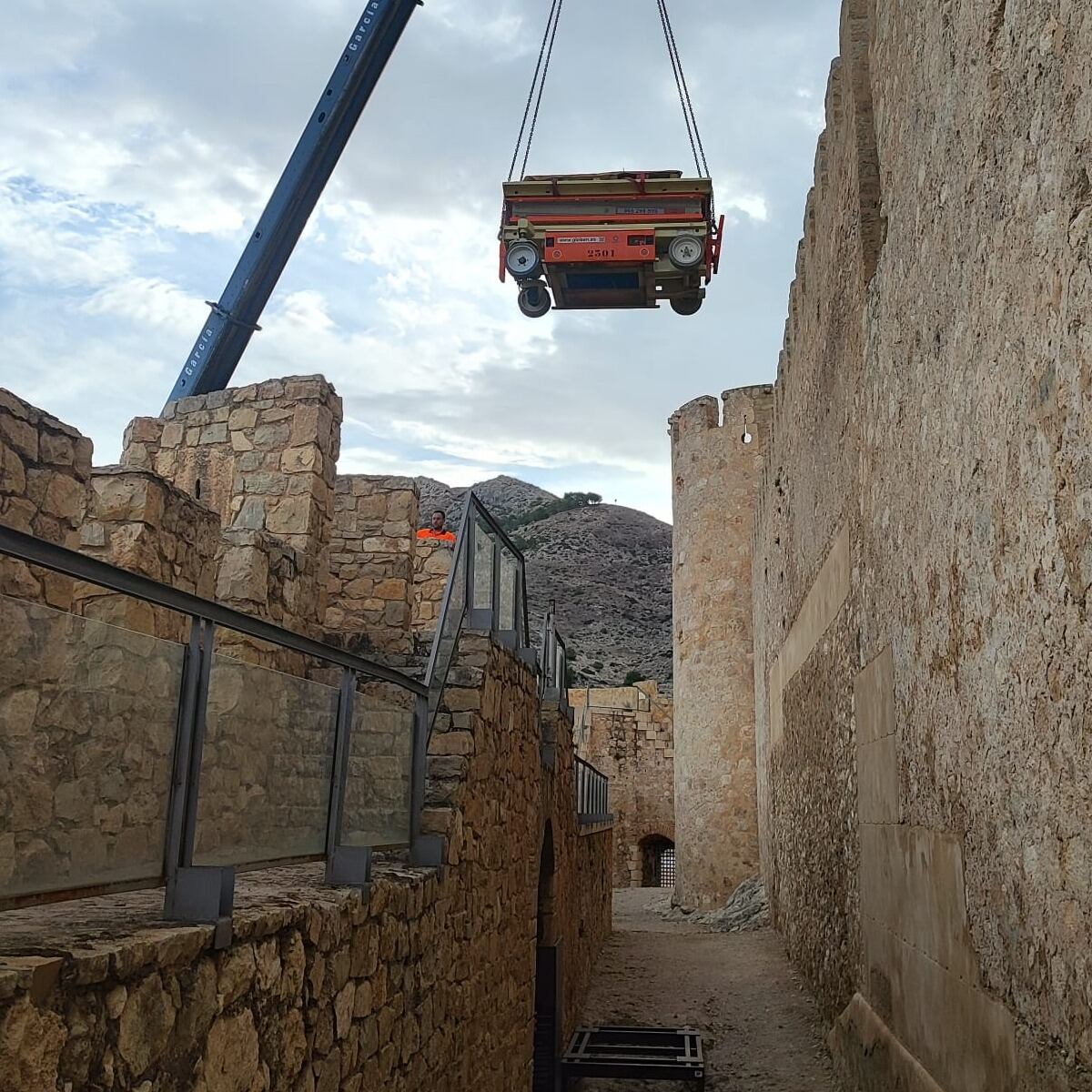 Trabajos en el castillo de la Atalaya