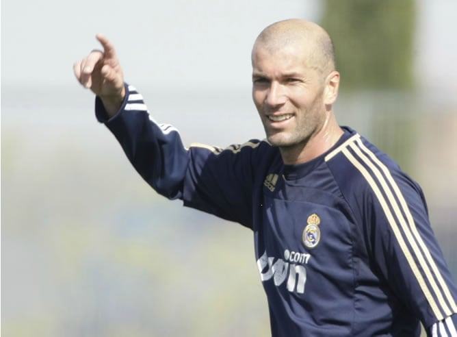 Zinedine Zidane, en un partido con los veteranos del Real Madrid