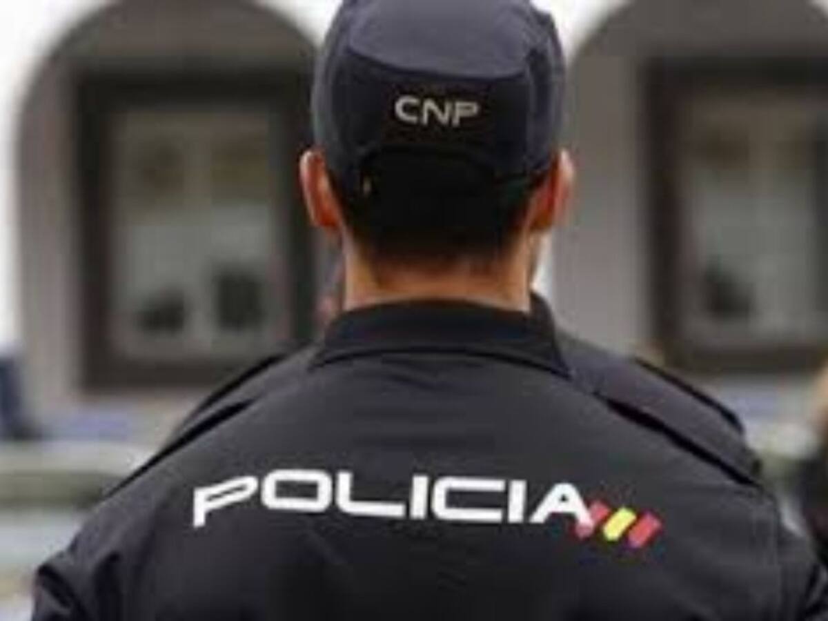 Detenidos por intentar comprar dos móviles con una tarjeta de crédito de otra persona