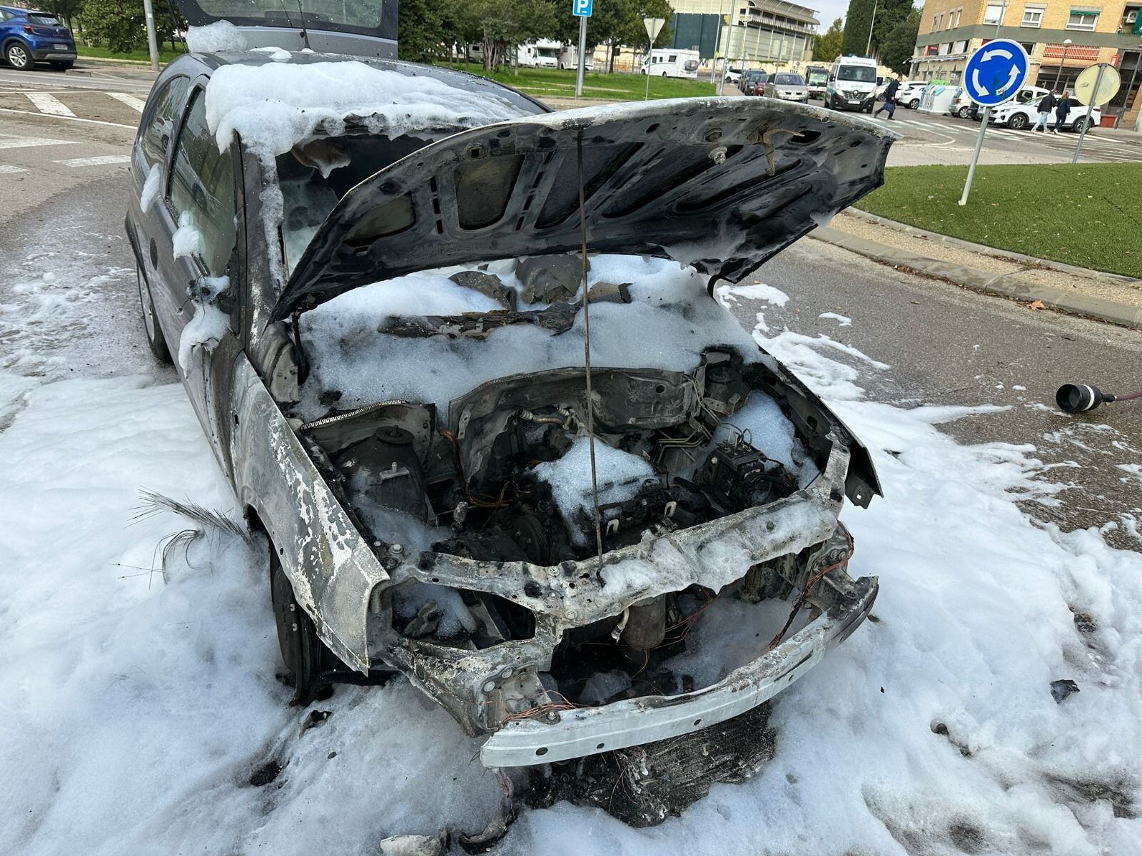 Así quedaba el coche calcinado