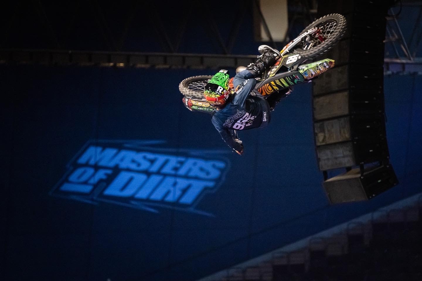 Edgar Torronteras en una de sus acrobacias.