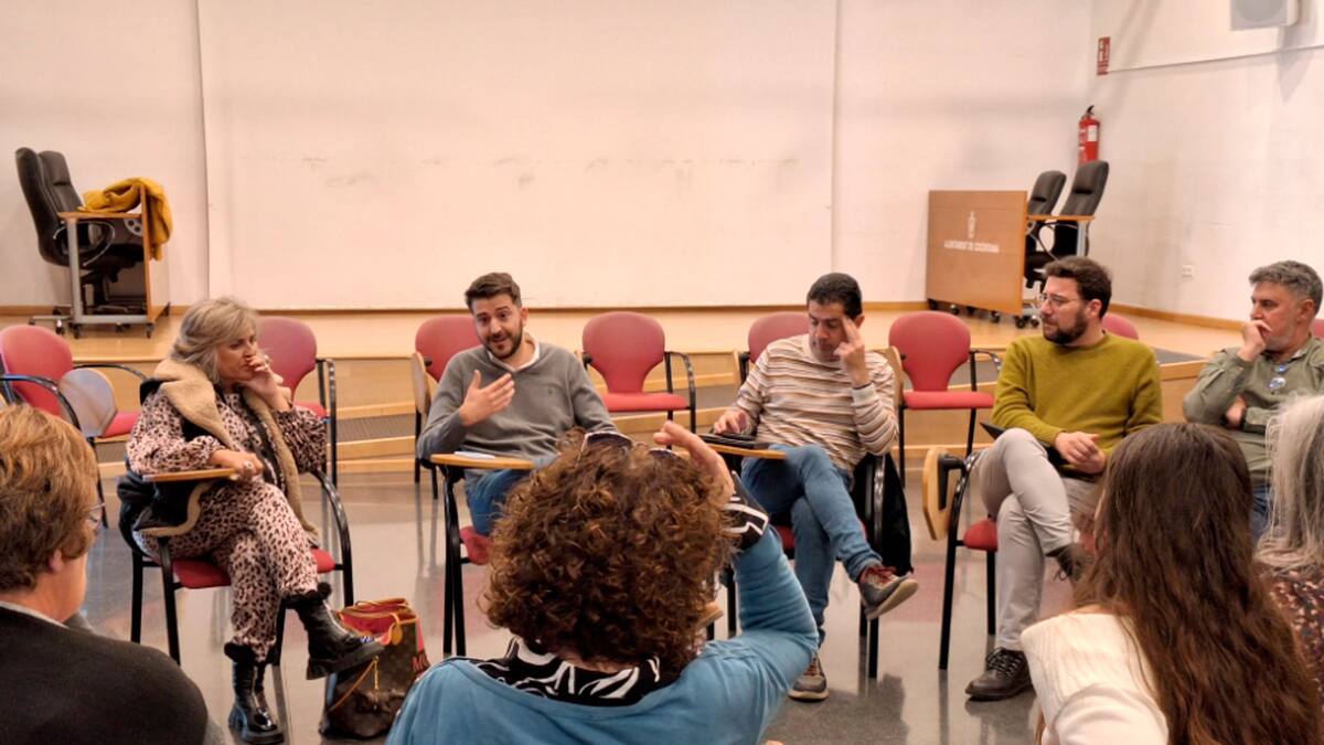 Cocentaina, Muro y Alcoy se reúnen en Cocentaina para hablar del autobús a Valencia