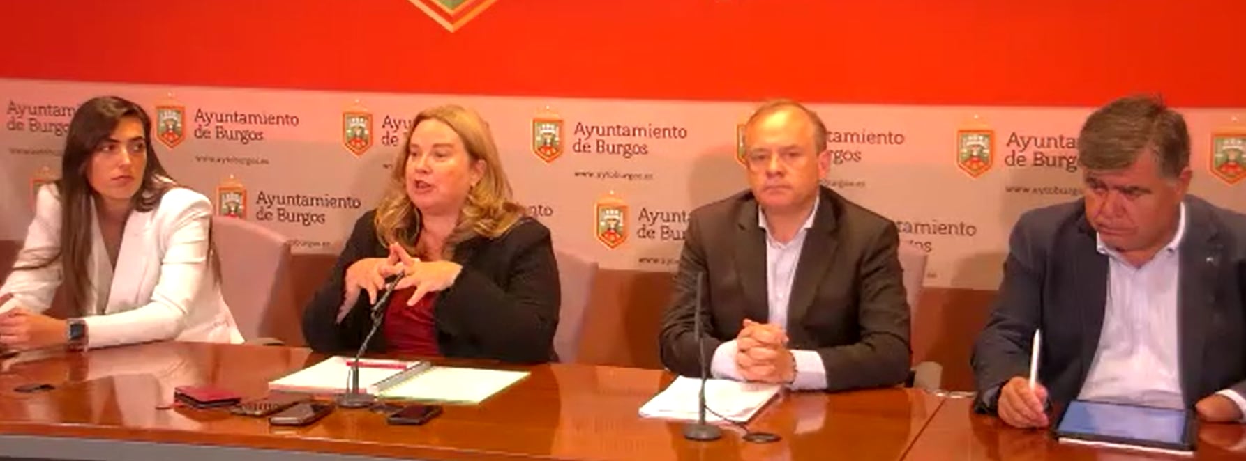 De izda a dcha: Andrea Ballesteros, Cristina Ayala, Fernando Martínez-Acitores y Manuel Manso