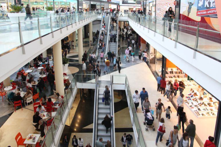 Con el acuerdo del Consell Local de Comerç, el centro comercial Arena queda fuera de las zonas de gran afluencia turística