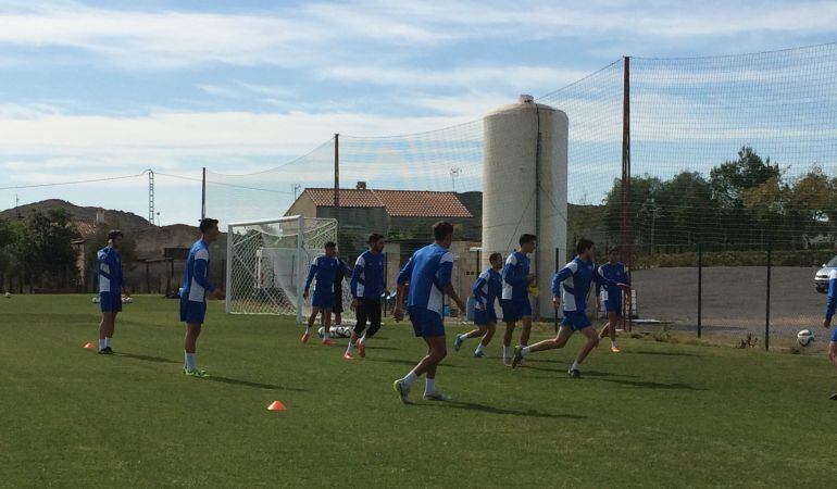 Albert Vivancos trabaja junto a sus compañeros en la sesión en Fontcalent