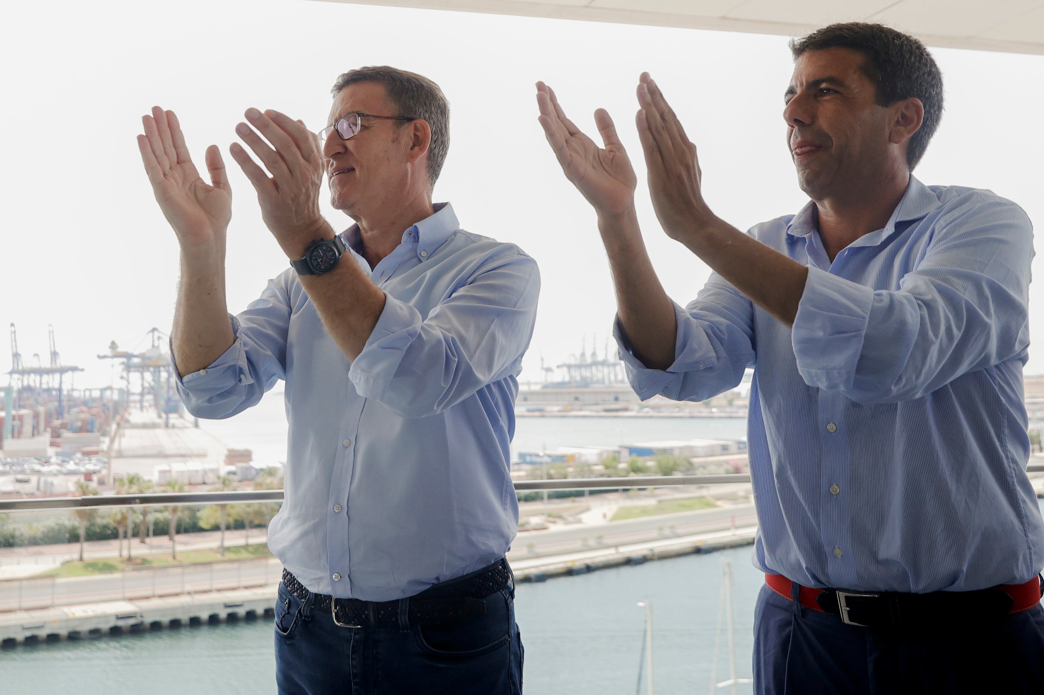 El presidente del PP, Alberto Núñez Feijóo, clausura un acto sectorial sobre sanidad donde interviene también el ganador de las elecciones el 28M para presidir la Generalitat, Carlos Mazón