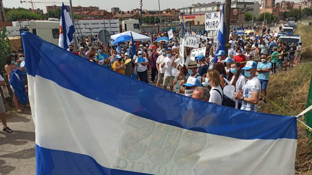 &quot;No al muro&quot;. Foto: Mesa por la recuperación de Talavera.