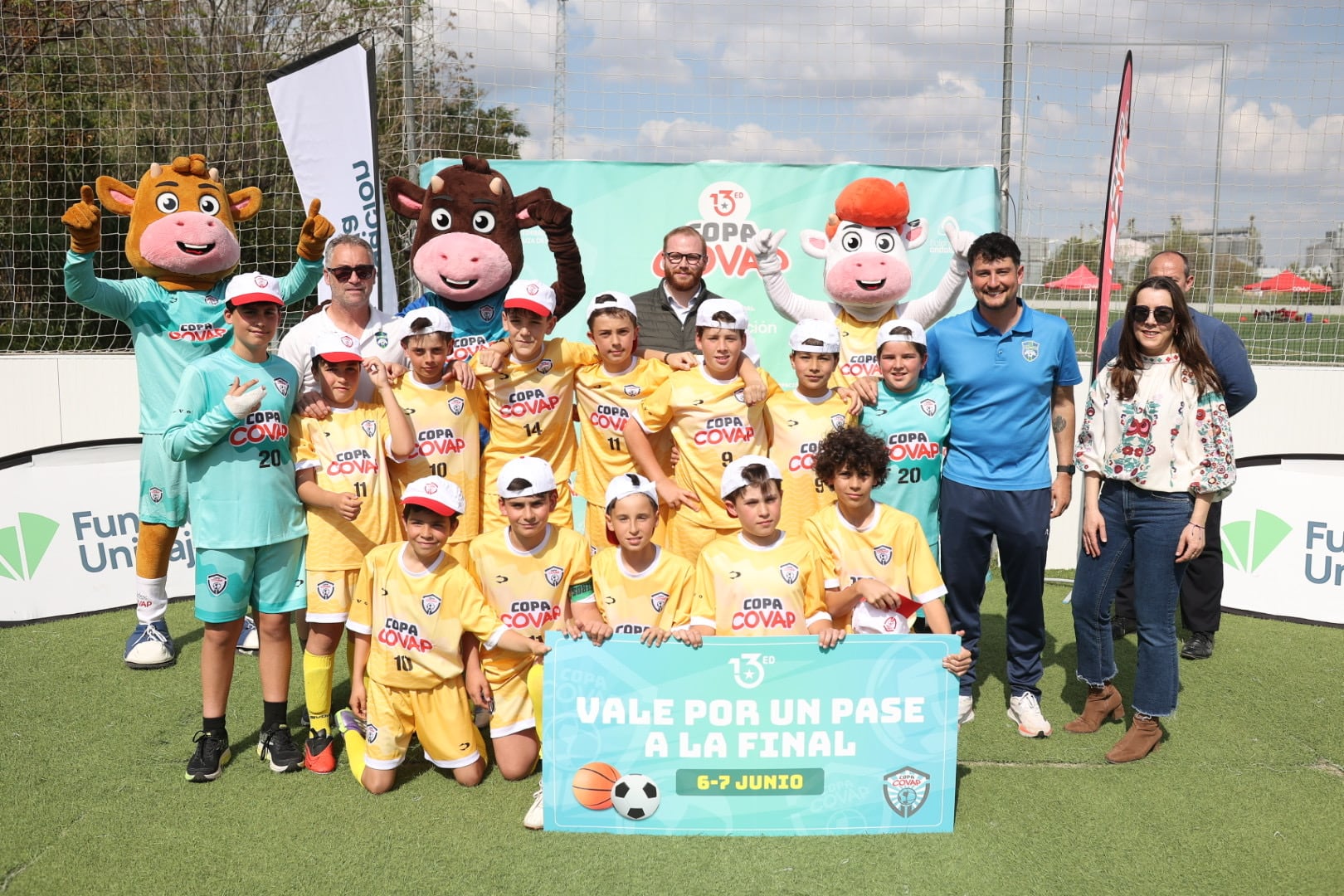 C.D. Peloteros Sierra Sur de Sevilla, ganadores de Fútbol de la 13ª Copa COVAP en San Juan de Aznalfarache