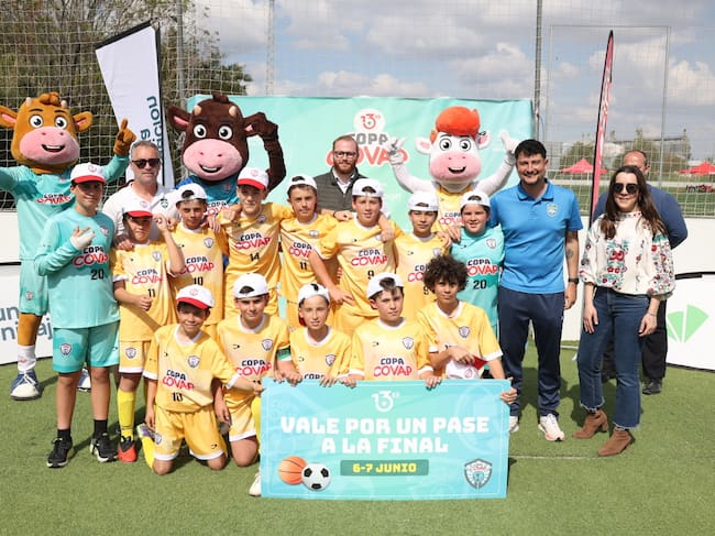 C.D. Peloteros Sierra Sur de Sevilla, ganadores de Fútbol de la 13ª Copa COVAP en San Juan de Aznalfarache