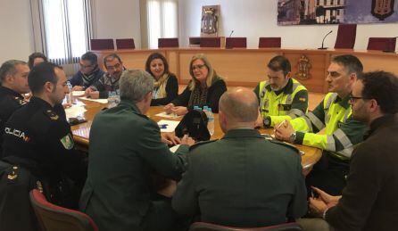 Todos los cuerpos de seguridad presentes en la reunión de coordinacion de Peal de Becerro