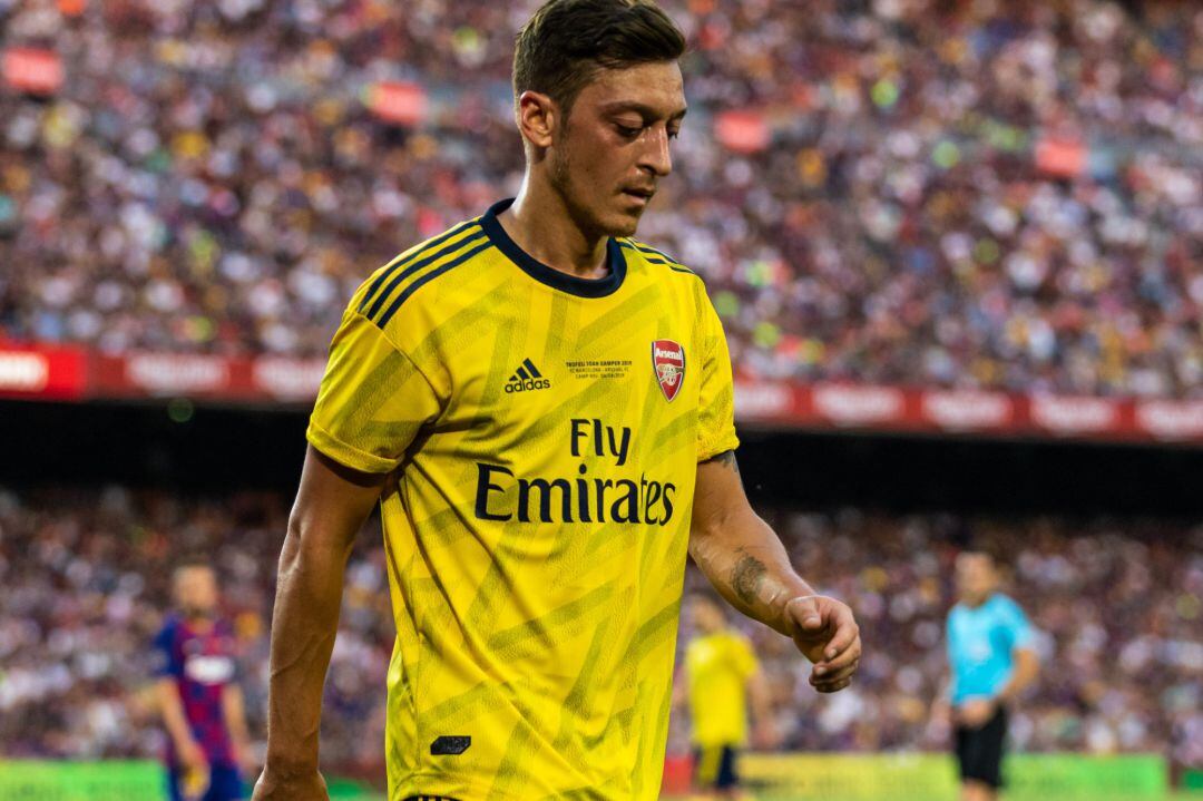 Özil, durante el partido contra el Barça. 