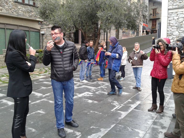 Carles Perea, portaveu de Som com Som, en una manifetació recent a favor del col·lectiu gai del país.