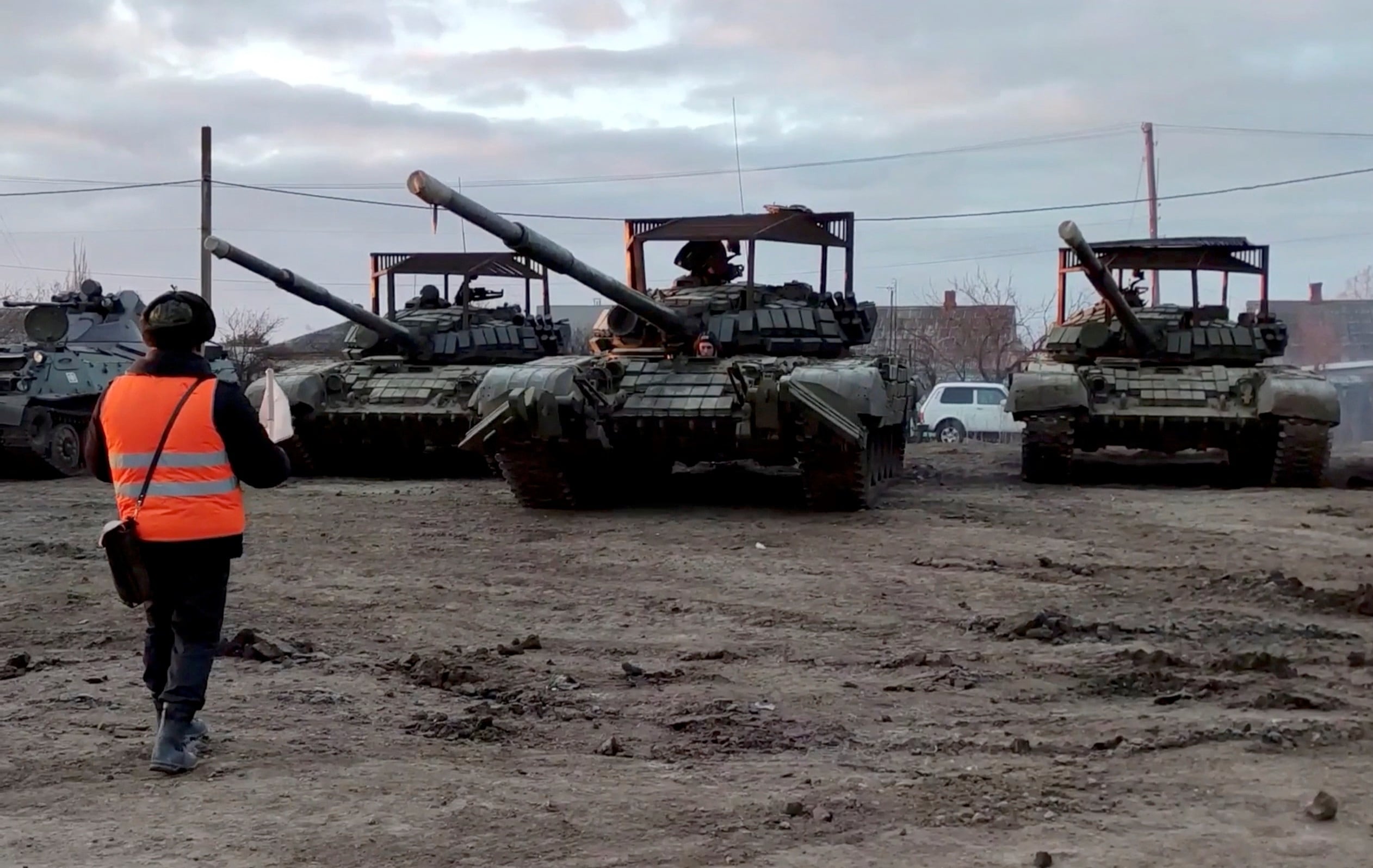 Imagen de tanques rusos en la localidad de Bakhchysarai (Crimea), difundida por el Ministerio Ruso de Defensa.