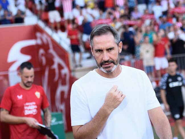 Vicente Moreno tiene más fichajes que puntos.