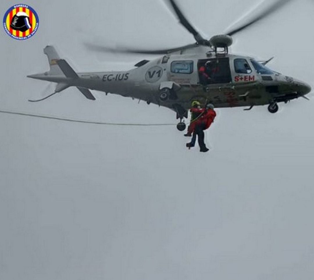 Rescate en helicóptero en Tavernes de la Valldigna