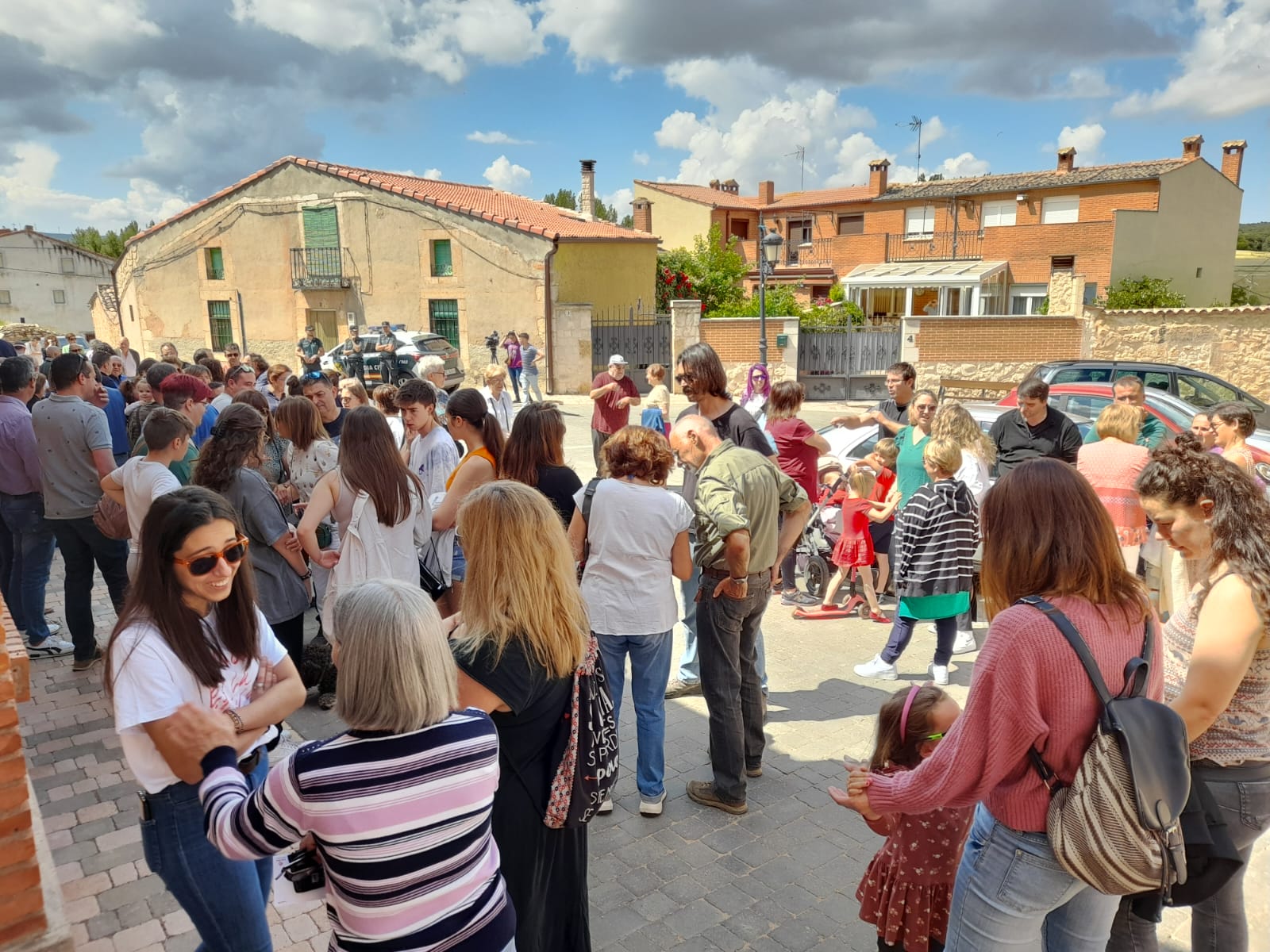 Concentración en Fuentenebro contra concejales &quot;paracaidistas&quot;